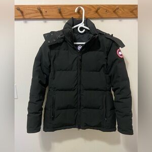 Canada Goose Chelsea Parka w/Coyote Fur Trim. Women’s